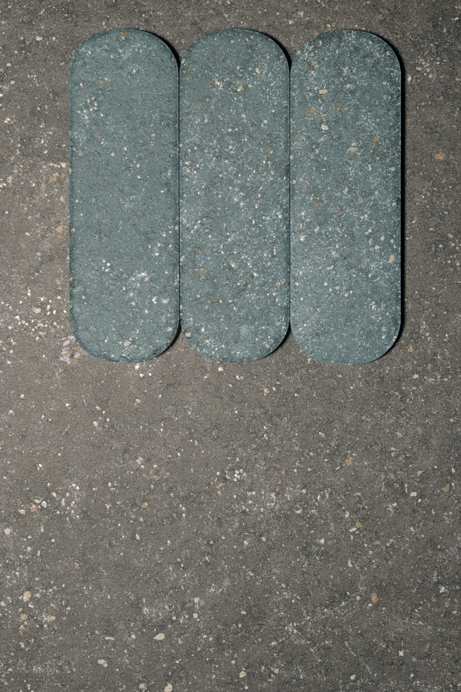 STONE DUST / Предметная раскладка овальных образцов
