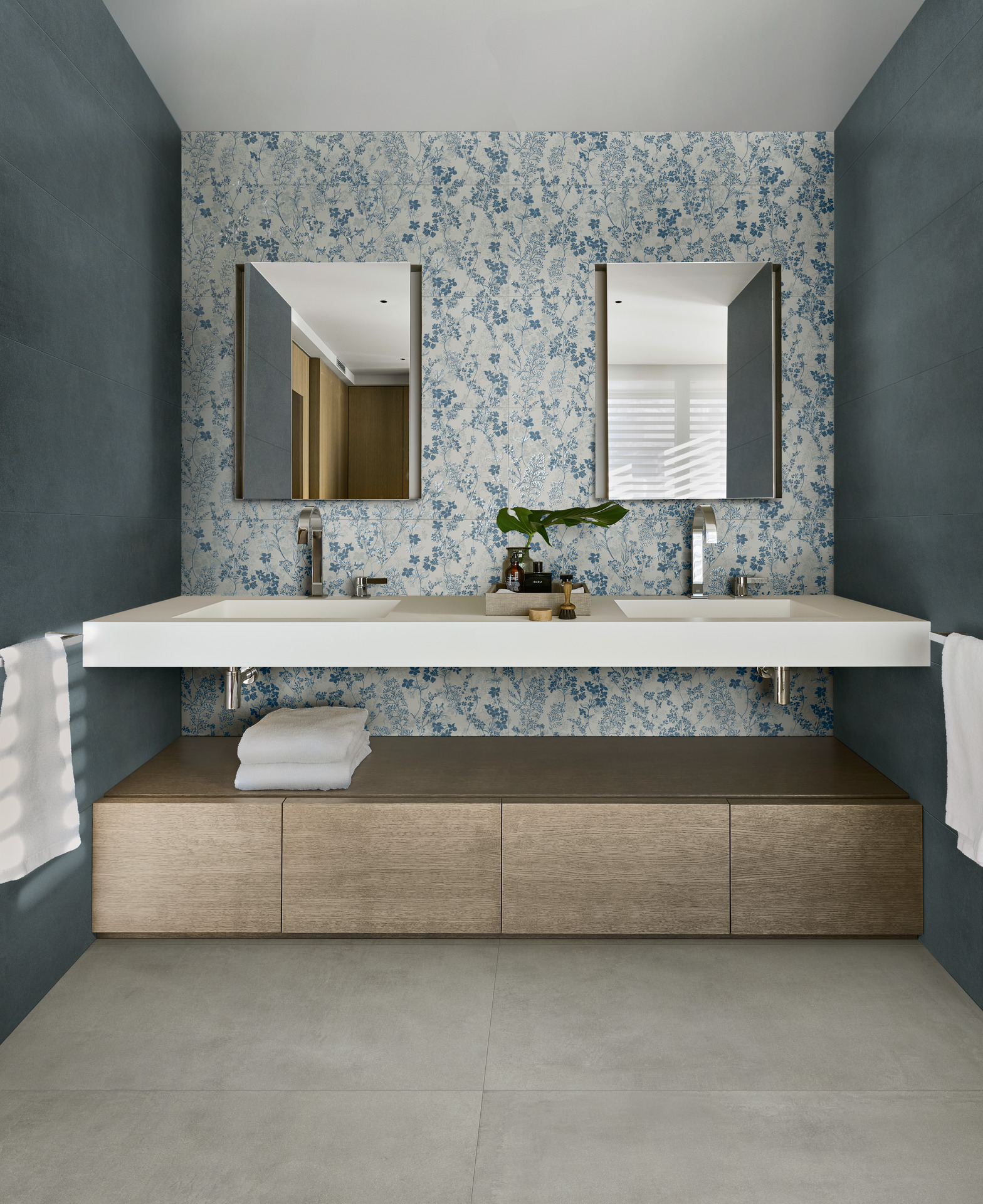 Cementum Wall / интерьер