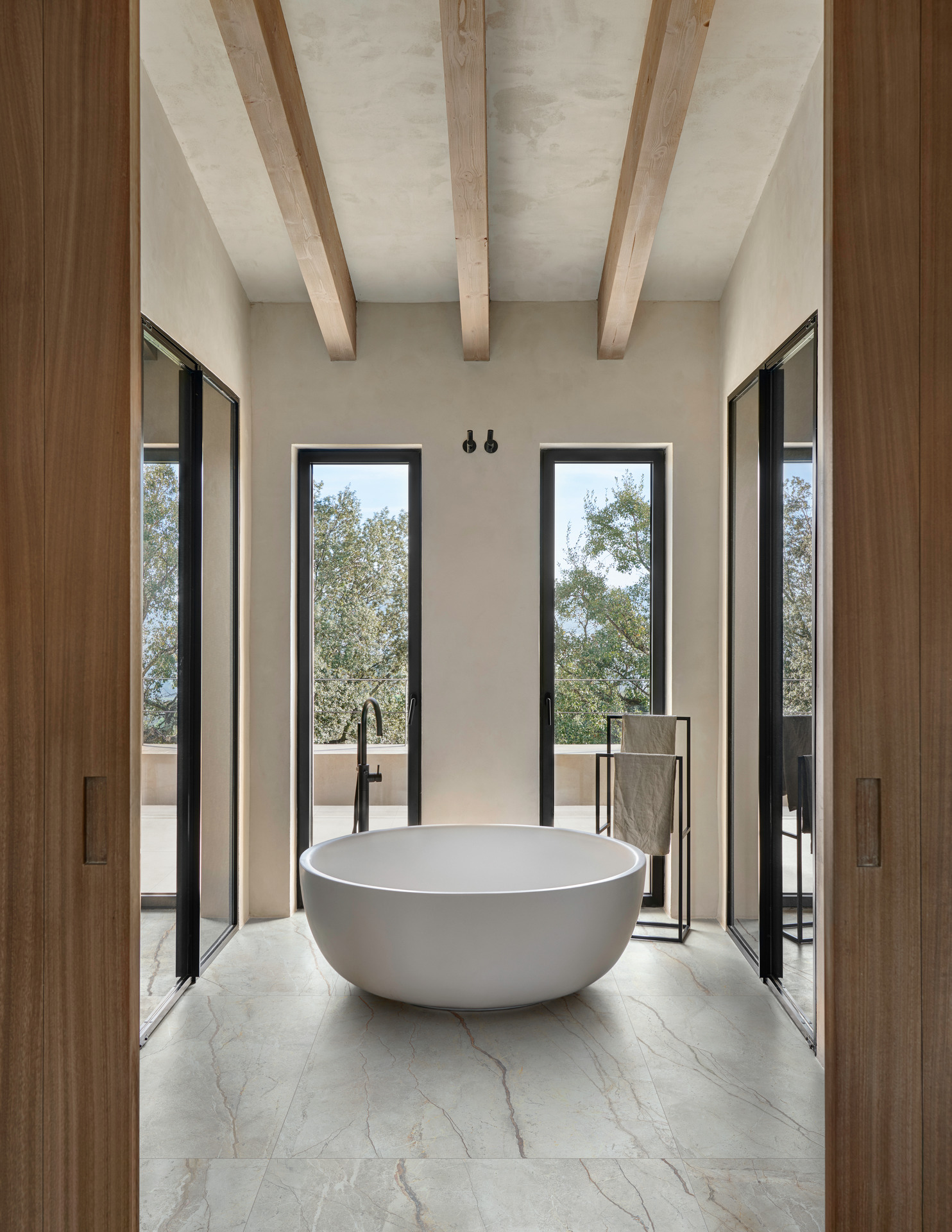 Mystone Silver Root / интерьер