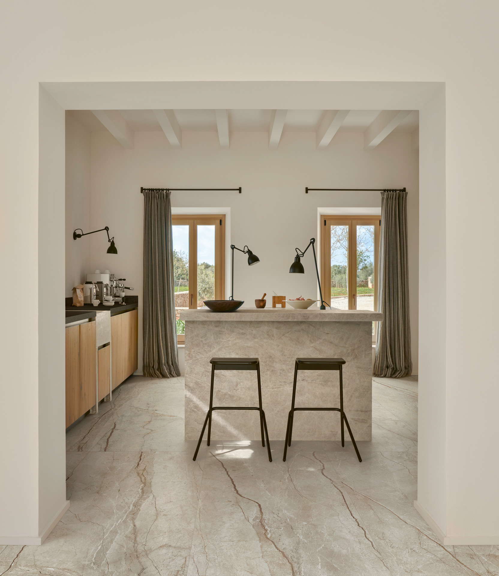 Mystone Silver Root / интерьер