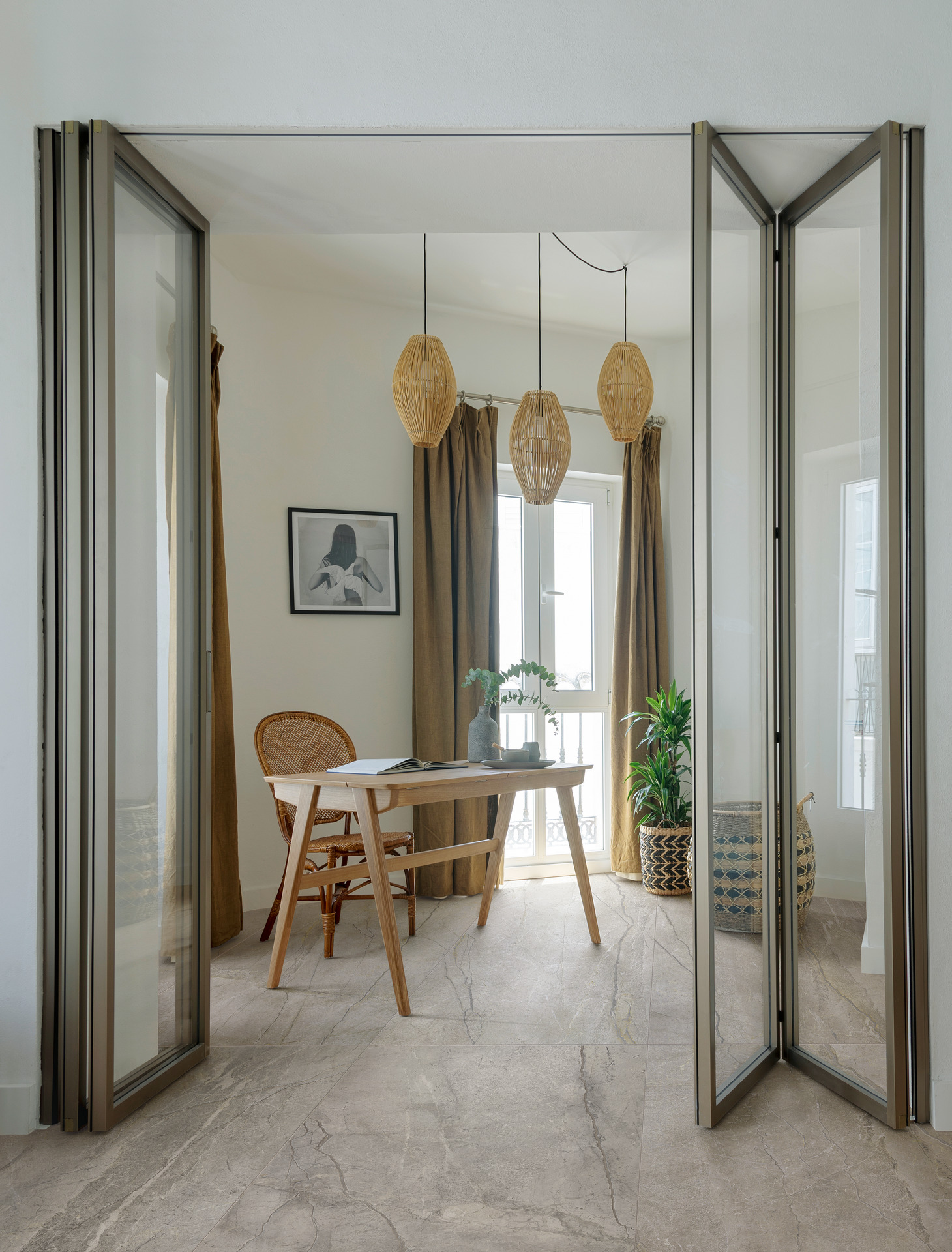 Mystone Silver Root / интерьер